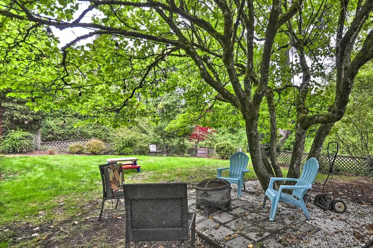 Lush Portland Flat With Fire Pit, 4 Mi To Dtwn! 아파트