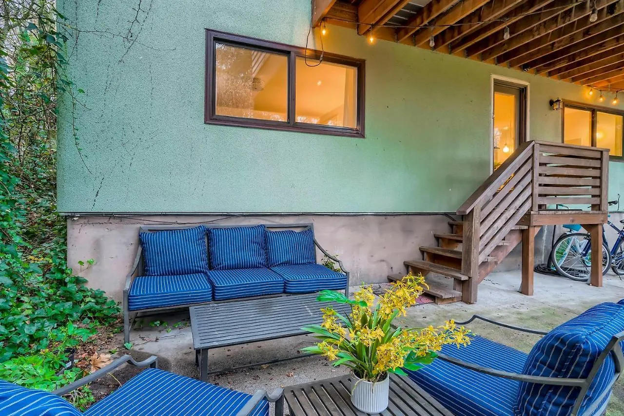 Lush Portland Flat With Fire Pit, 4 Mi To Dtwn! Apartment United States