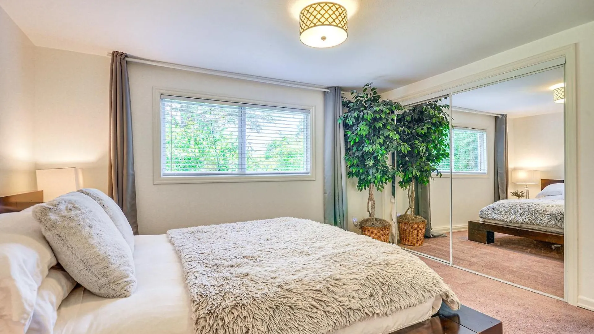 Lush Portland Flat With Fire Pit, 4 Mi To Dtwn! Apartment United States