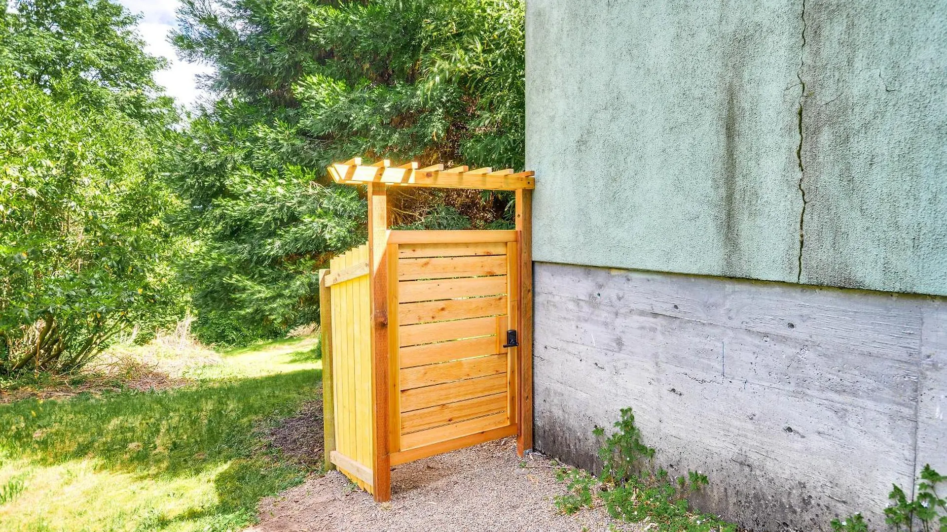 Lush Portland Flat With Fire Pit, 4 Mi To Dtwn! Apartment United States